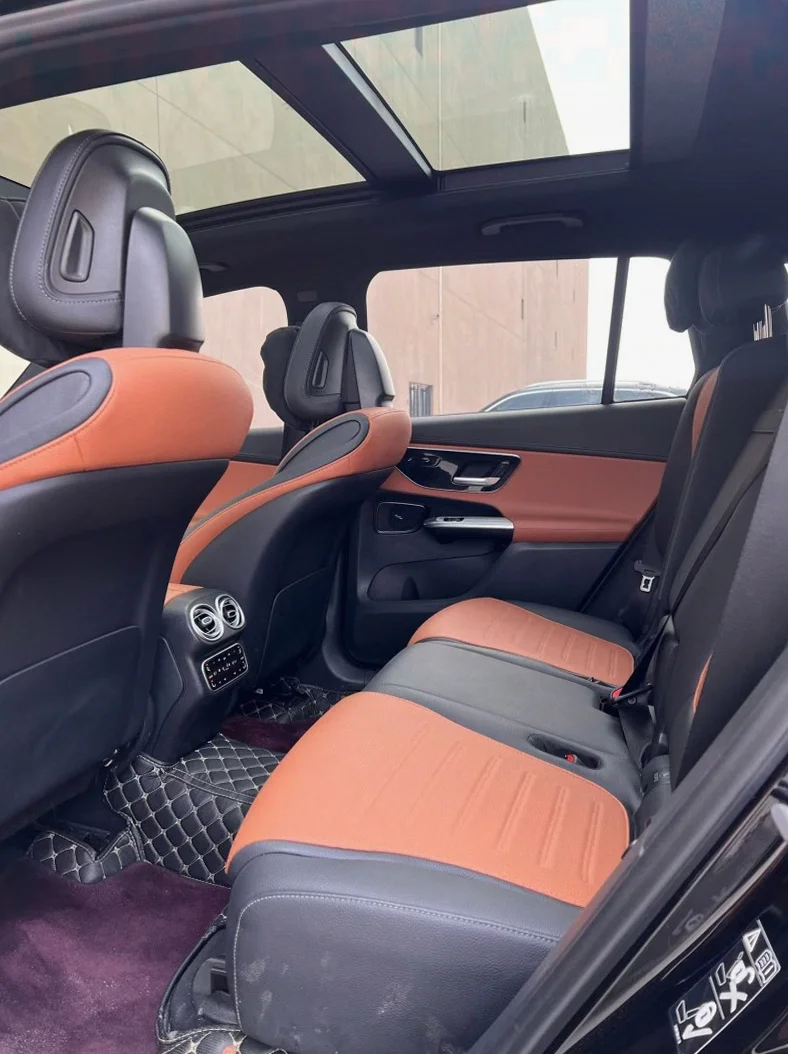 奔驰GLC 内饰后排