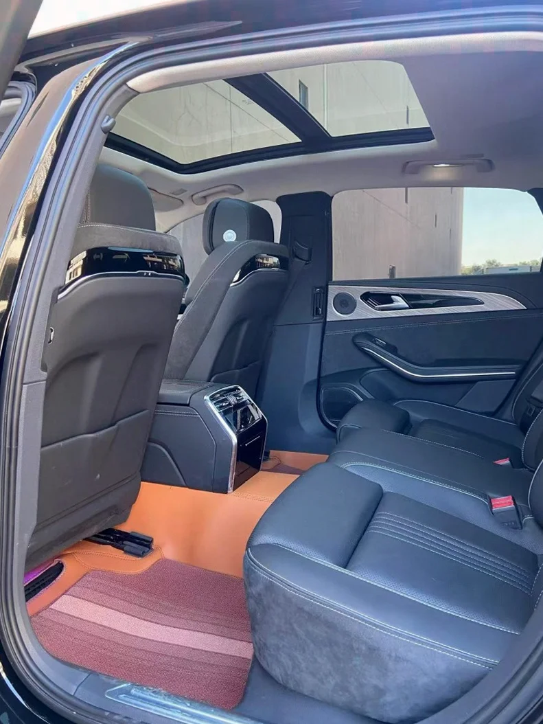 红旗H9 后面外观一