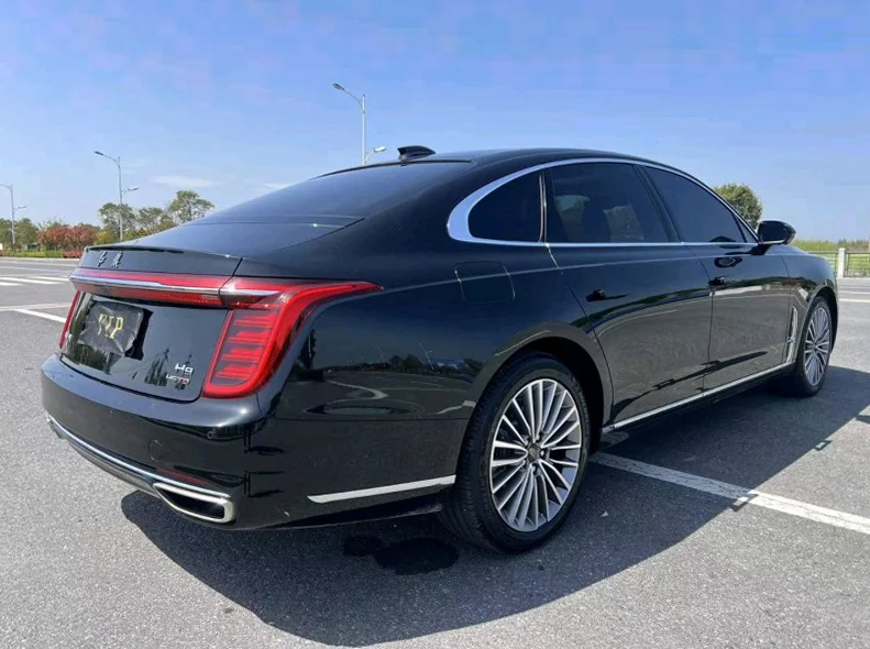 红旗H9 后面外观三