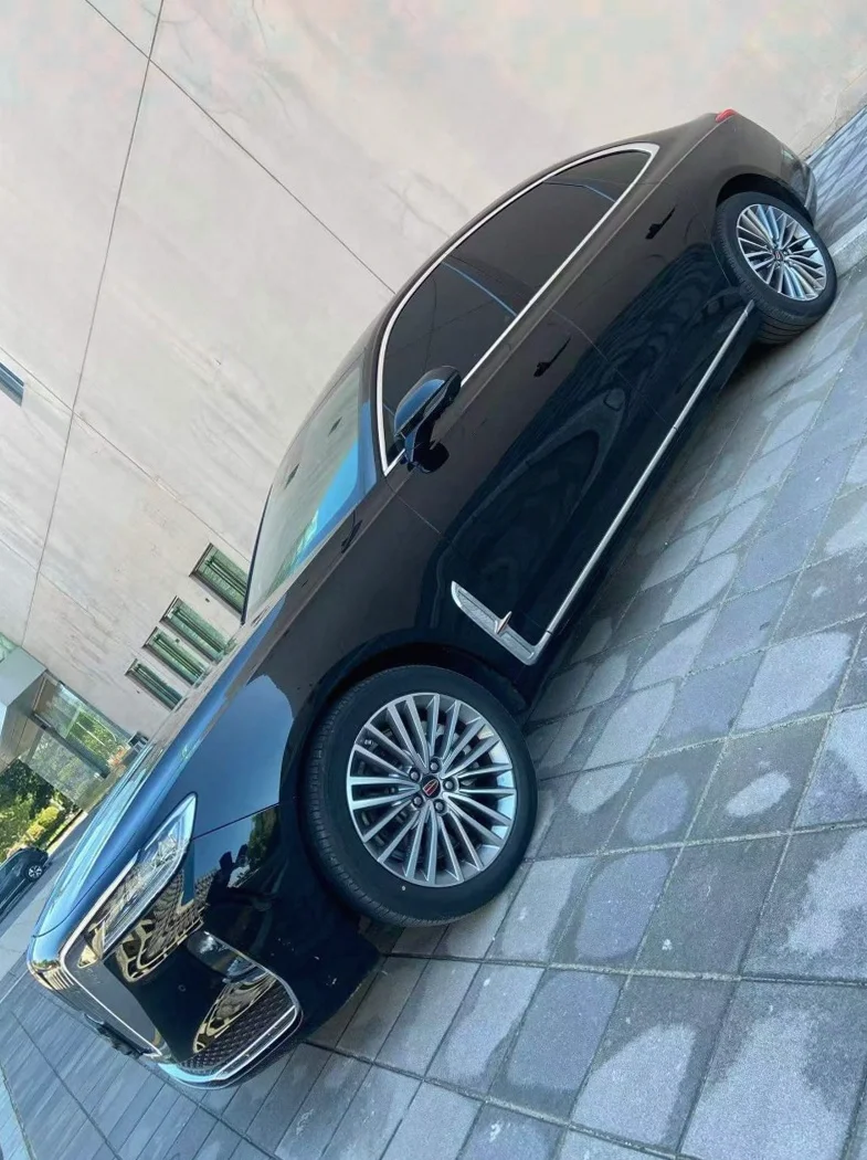 红旗H9 正面外观二