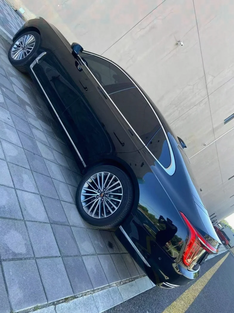 红旗H9 内饰前排