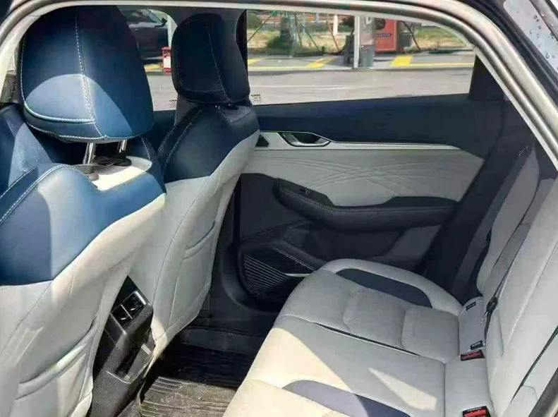 吉利星瑞 正面外观三