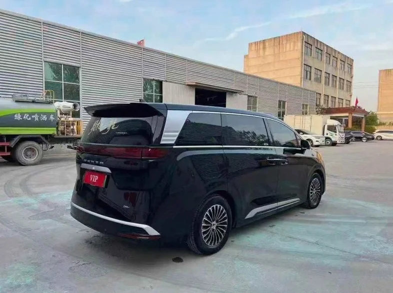 腾势D9 内饰前排