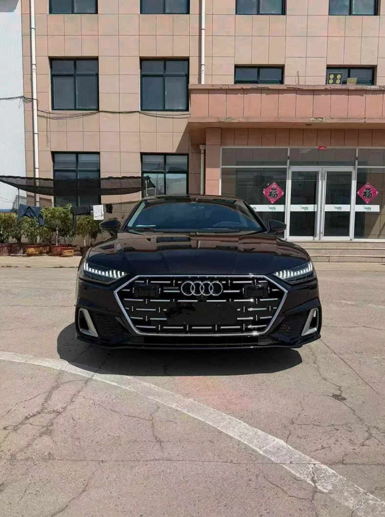 24年奥迪A7L黑武士四驱顶配