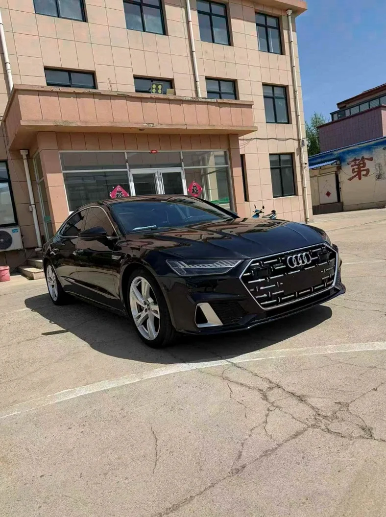 奥迪A7L 正面外观三