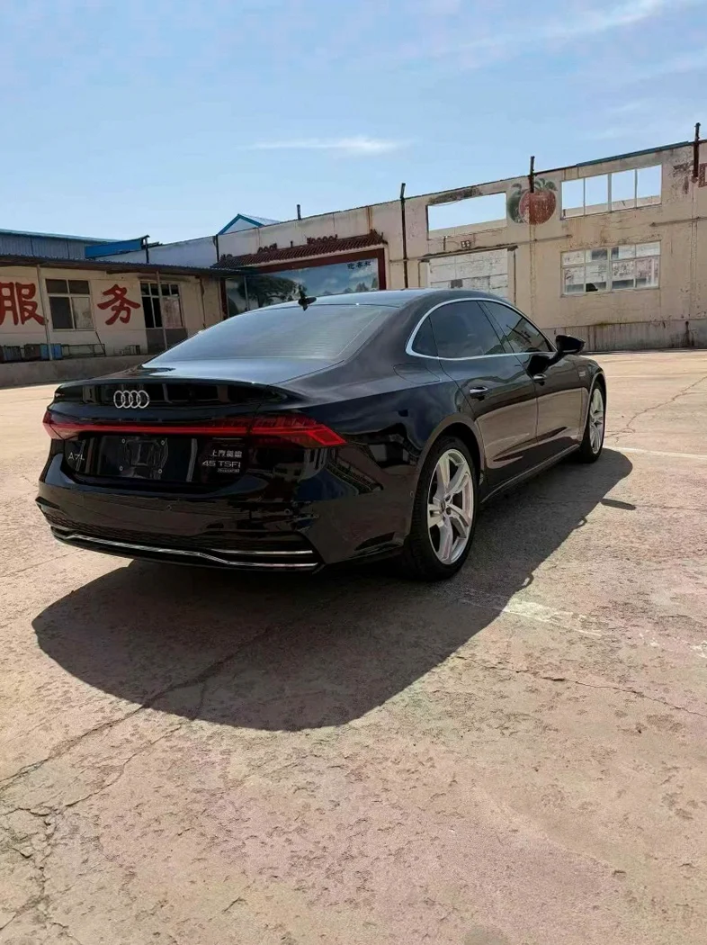 奥迪A7L 内饰后排