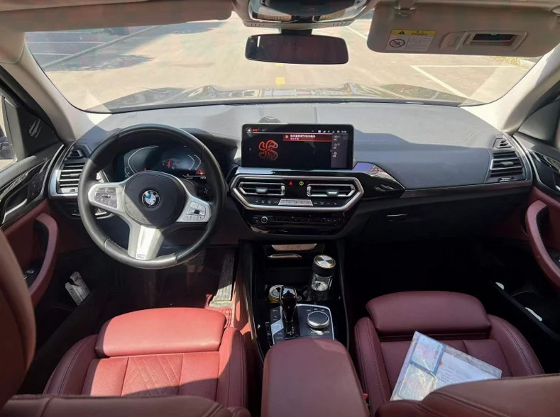 宝马X3 后面外观一