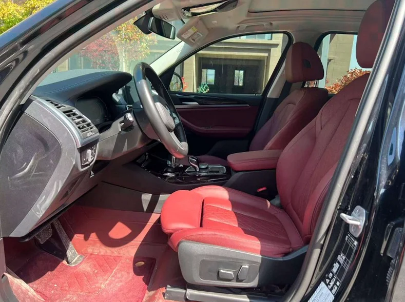 宝马X3 后面外观三