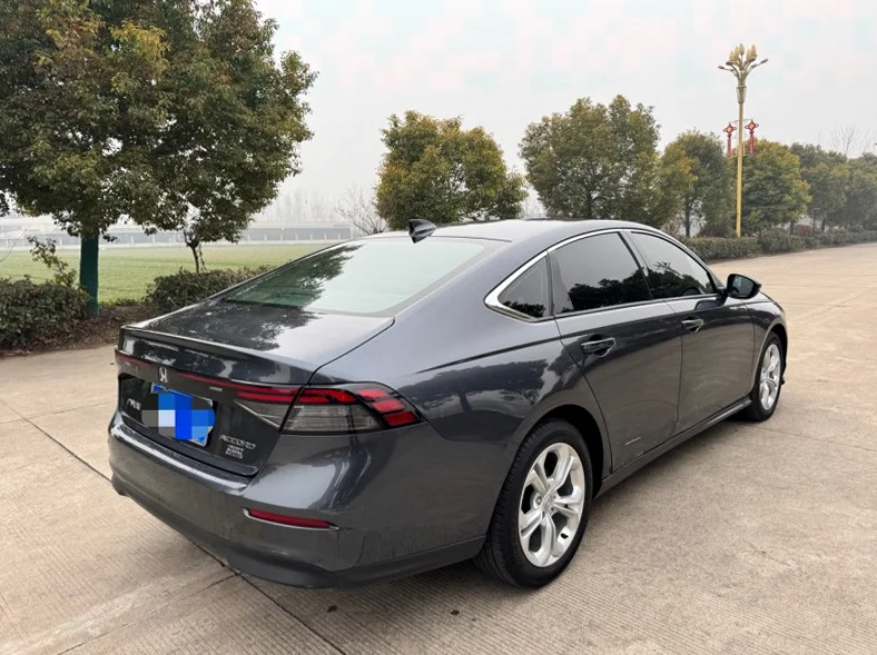 本田雅阁 后面外观一