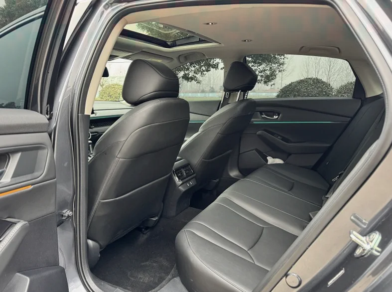 本田雅阁 内饰前排