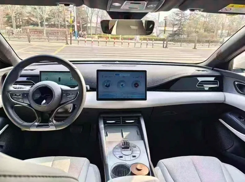 比亚迪海豹 后面外观二