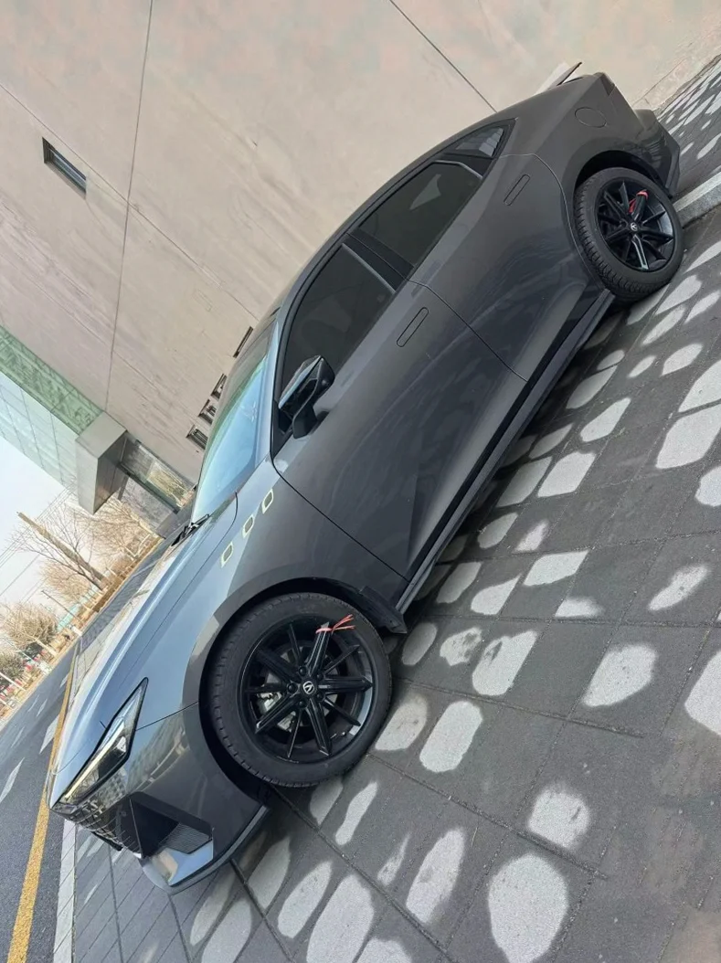 长安汽车UNI 正面外观三