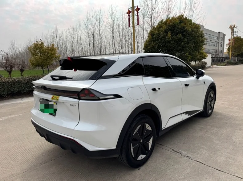 长安汽车深蓝 后面外观一