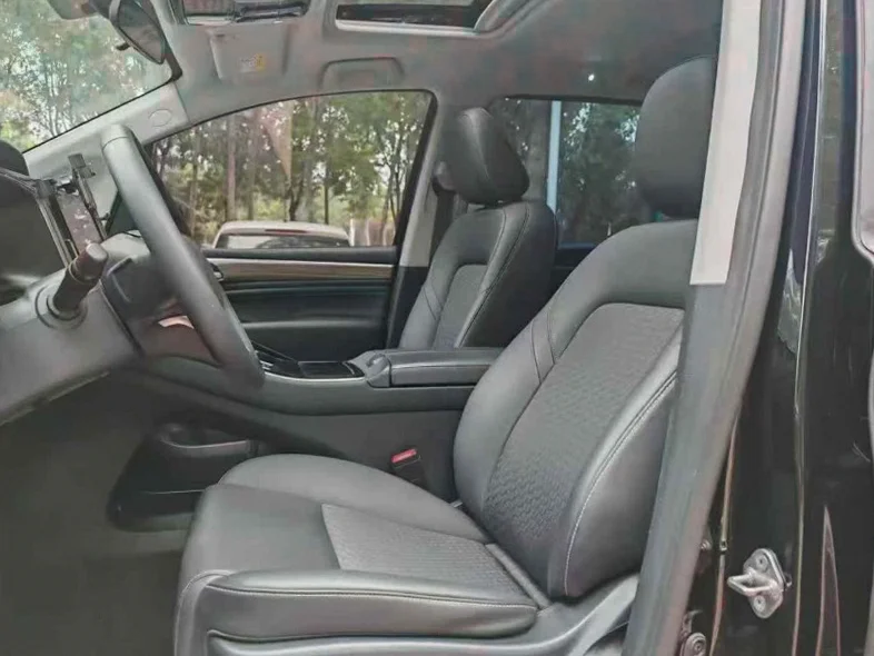 传祺M8 后面外观一