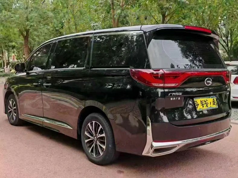 传祺M8 内饰后排