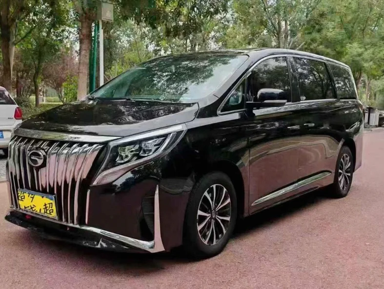 传祺M8 正面外观二