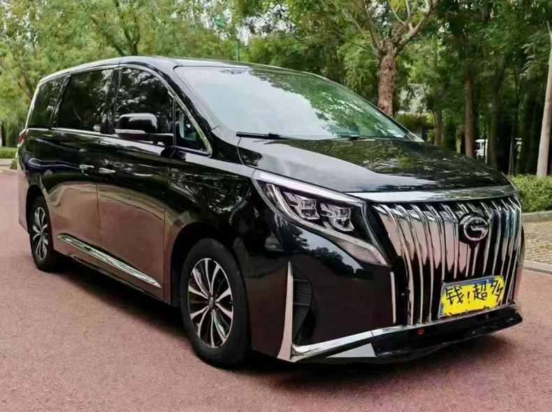 传祺M8 正面外观三