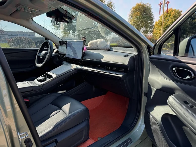 传祺埃安S 内饰后排