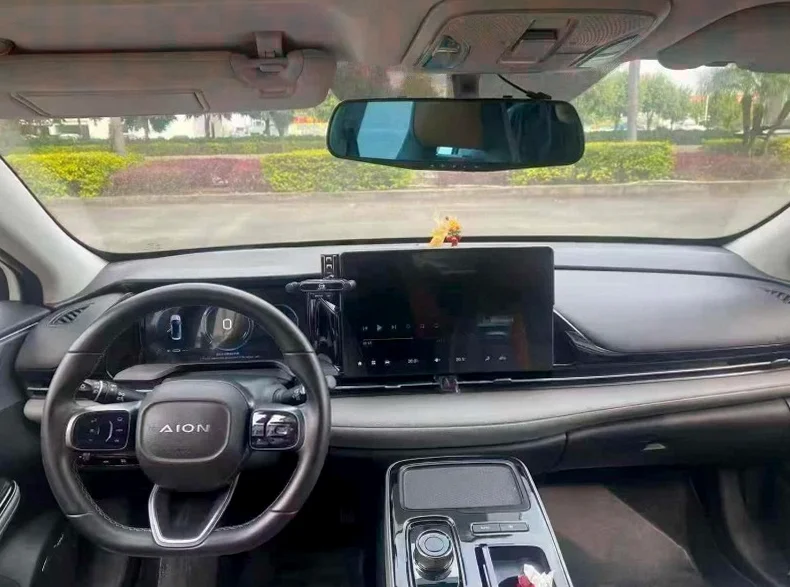 传祺埃安S 后面外观一