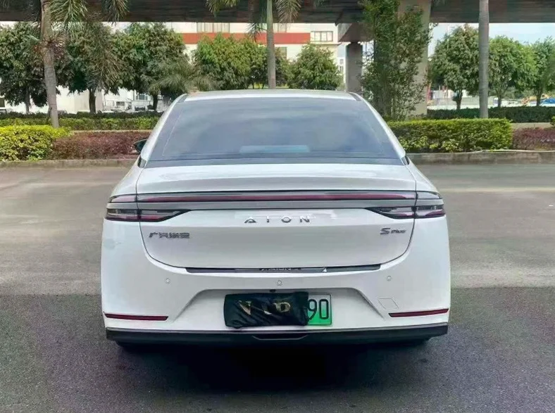 传祺埃安S 内饰后排