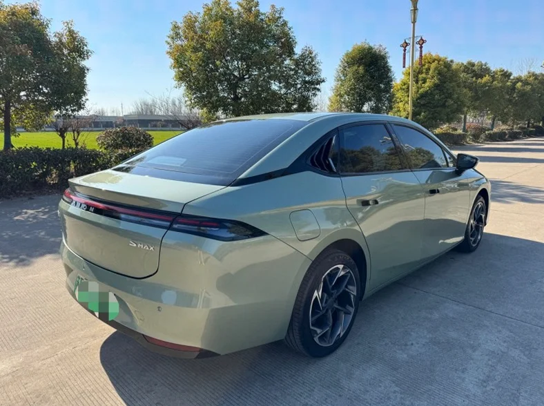 传祺埃安S 后面外观一