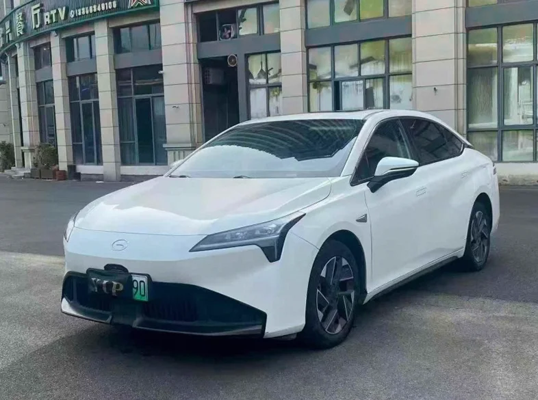 传祺埃安S 正面外观二