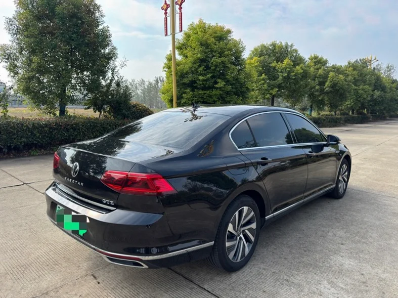 大众迈腾 后面外观一