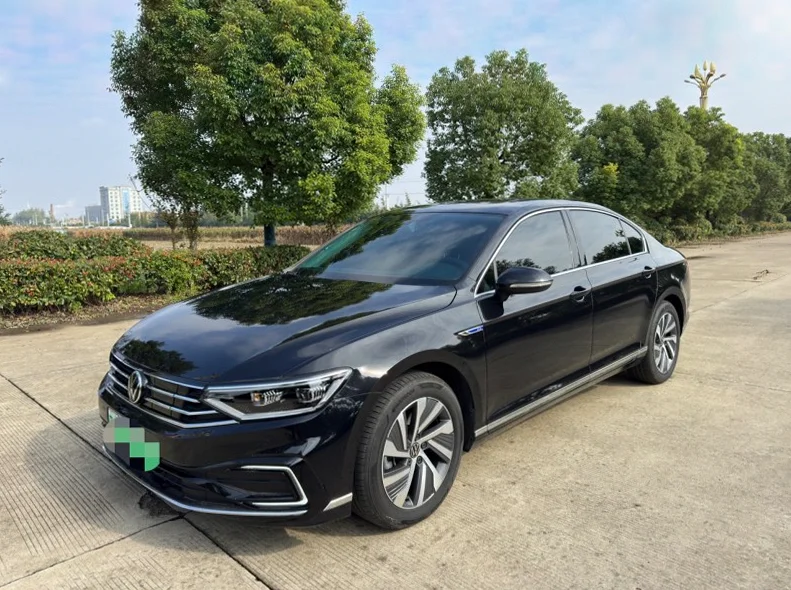 大众迈腾 正面外观二