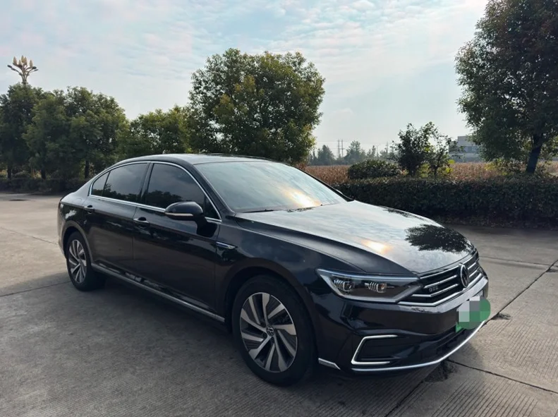 大众迈腾 正面外观三