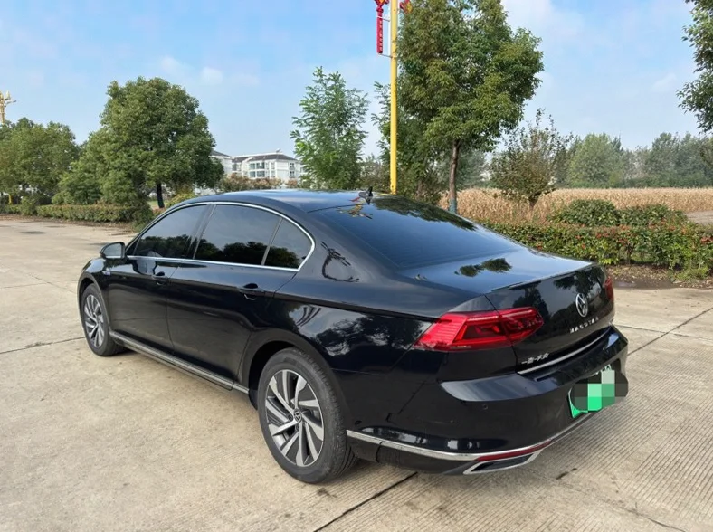 大众迈腾 后面外观二