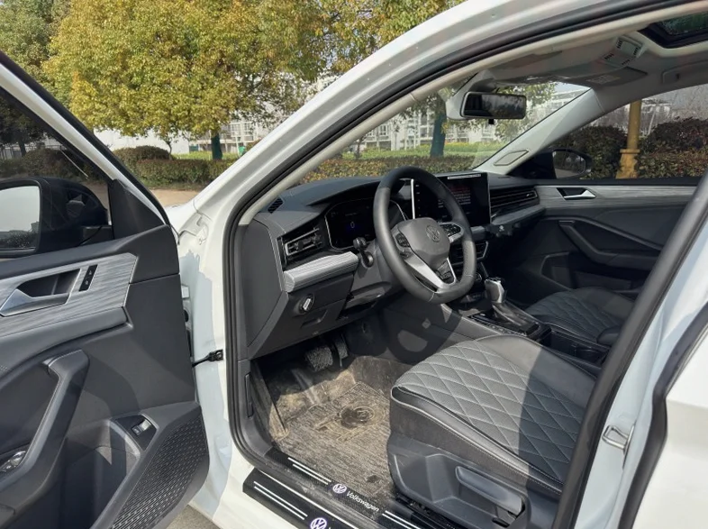 大众速腾 后面外观三