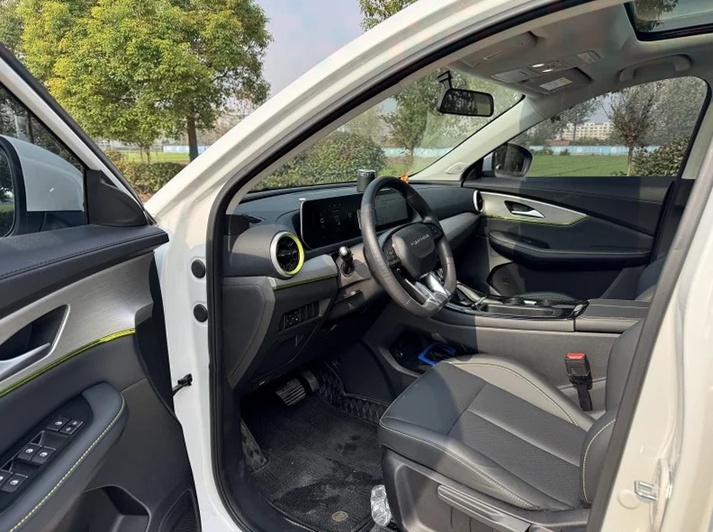 东风雷霆 后面外观三