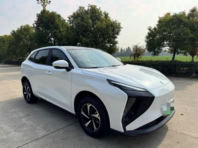 东风雷霆 正面外观三