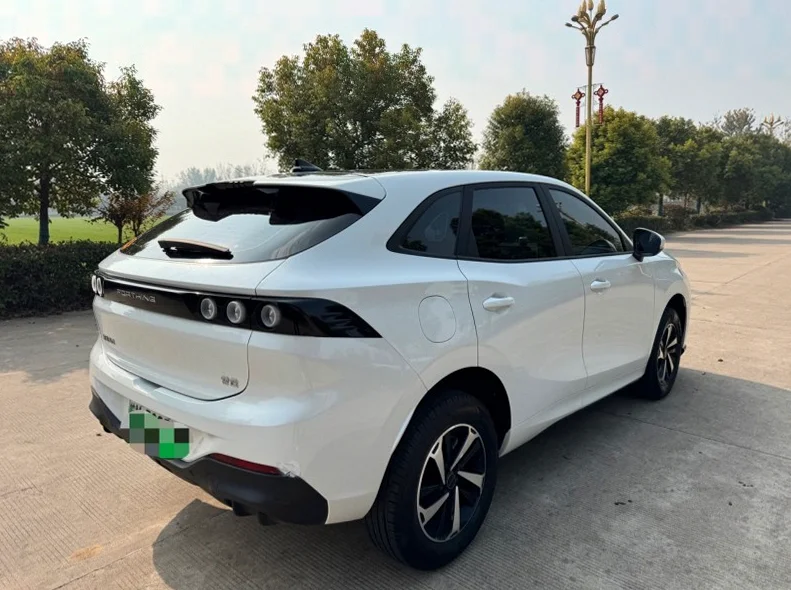 东风雷霆 后面外观一