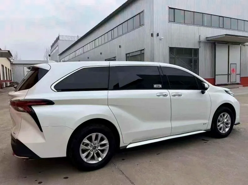 丰田格瑞维亚 内饰后排