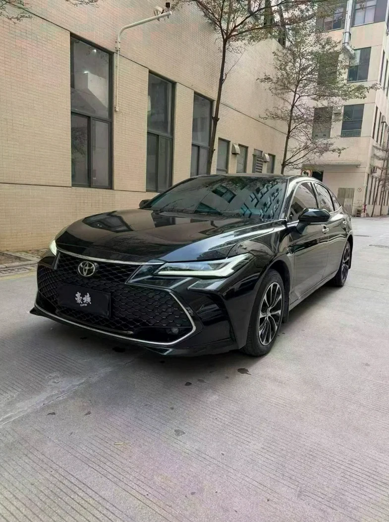 丰田亚洲龙 正面外观三