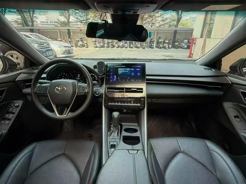 丰田亚洲龙 内饰后排