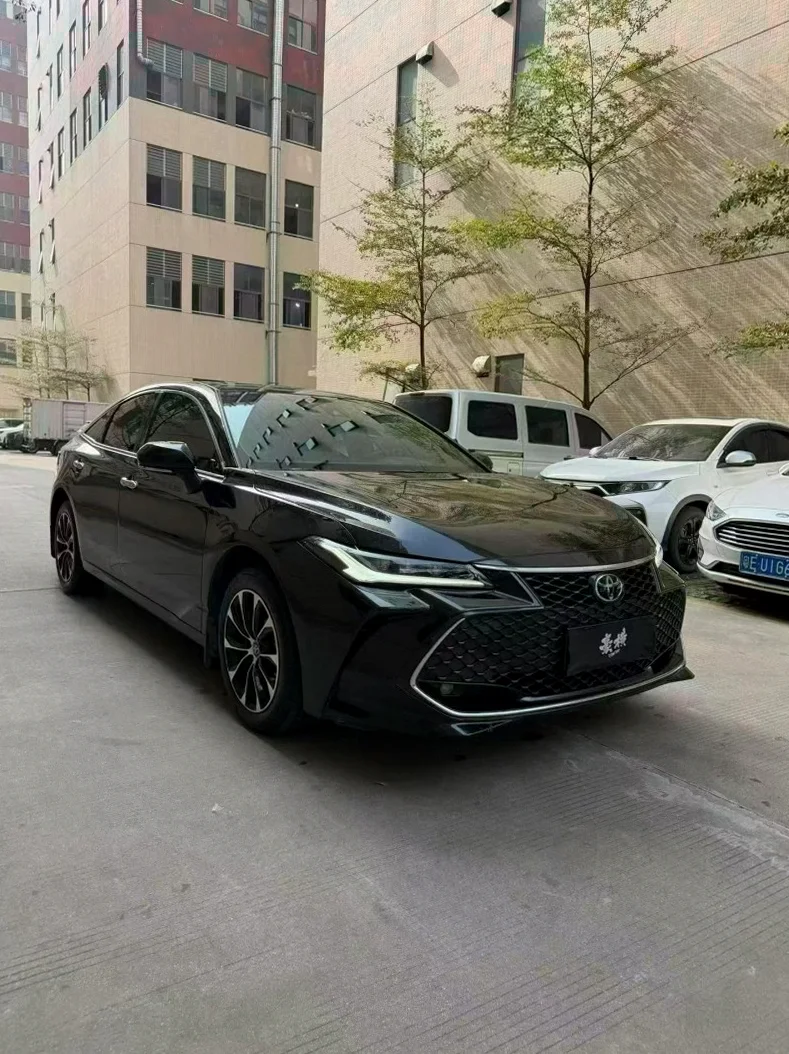 丰田亚洲龙 正面外观二