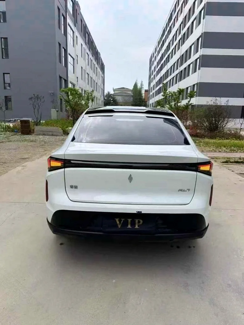 吉利睿蓝 驾驶室