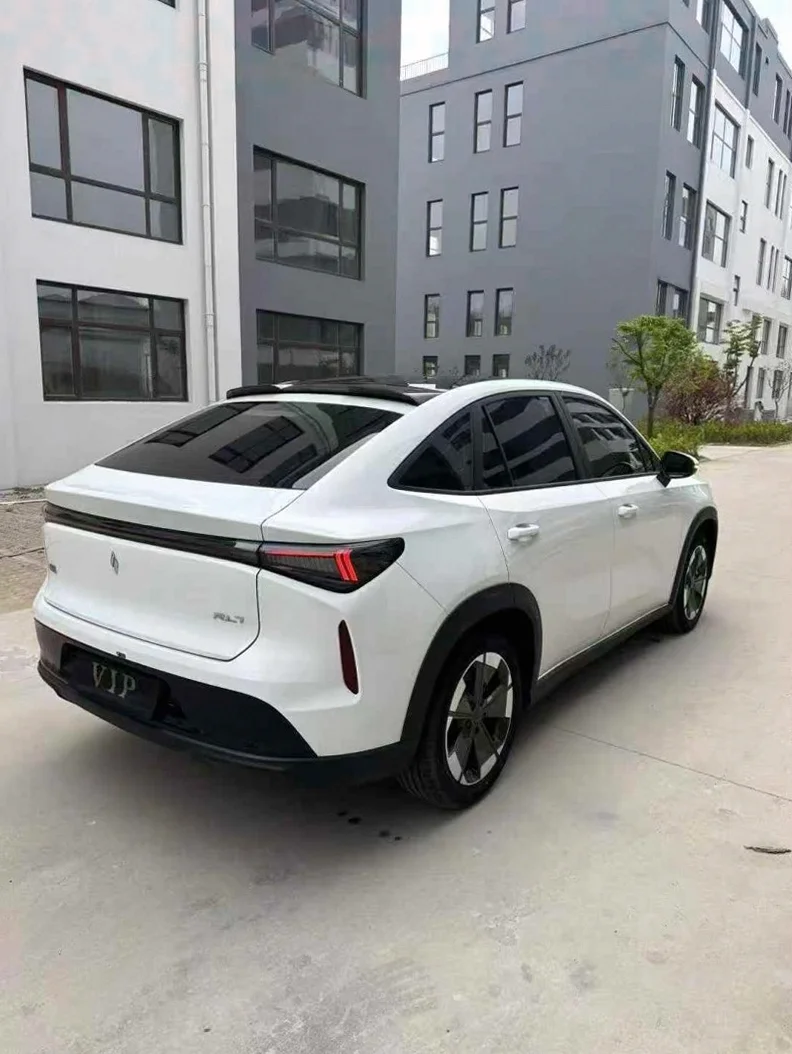 吉利睿蓝 内饰后排