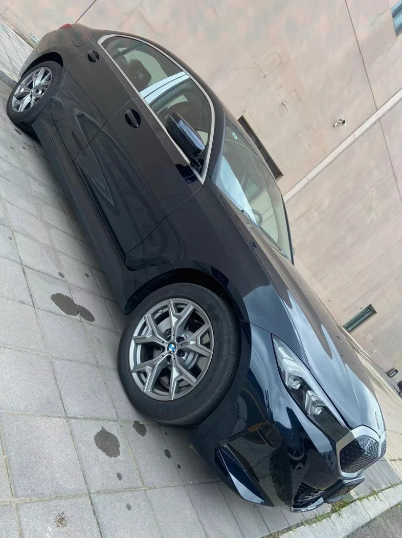 宝马I3 正面外观三