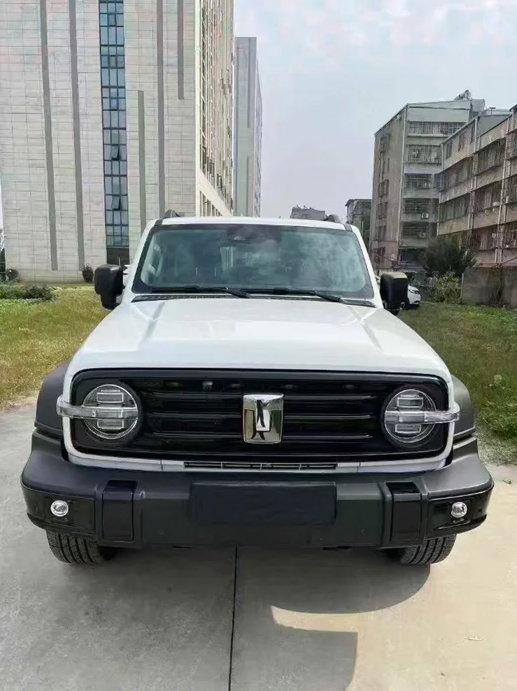 25年长城坦克300 2.0T插混