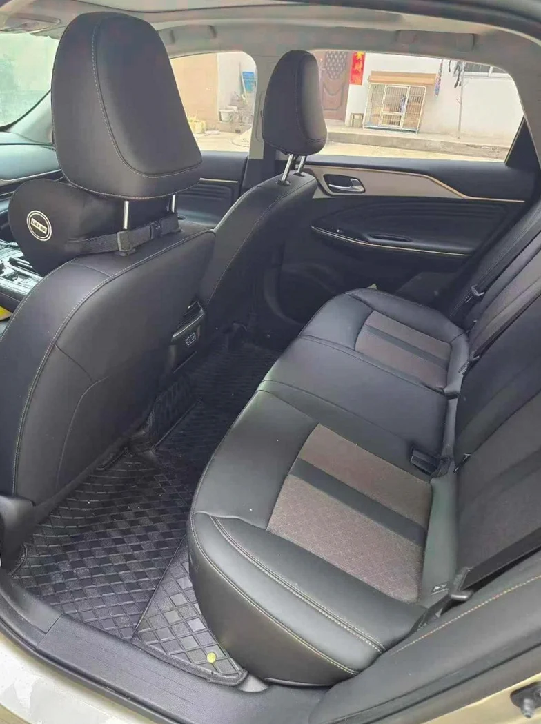 传祺埃安S 后面外观一