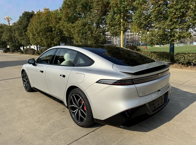 东风奕派 后面外观二