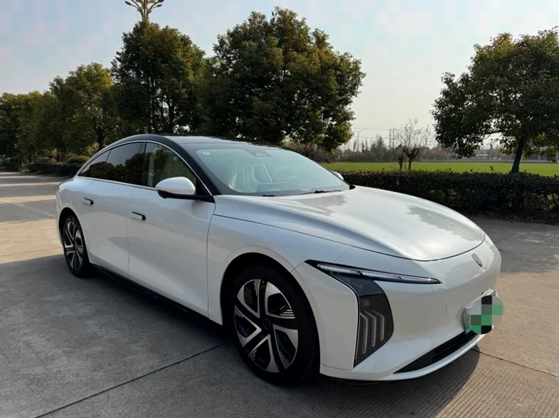 风行东风 正面外观三