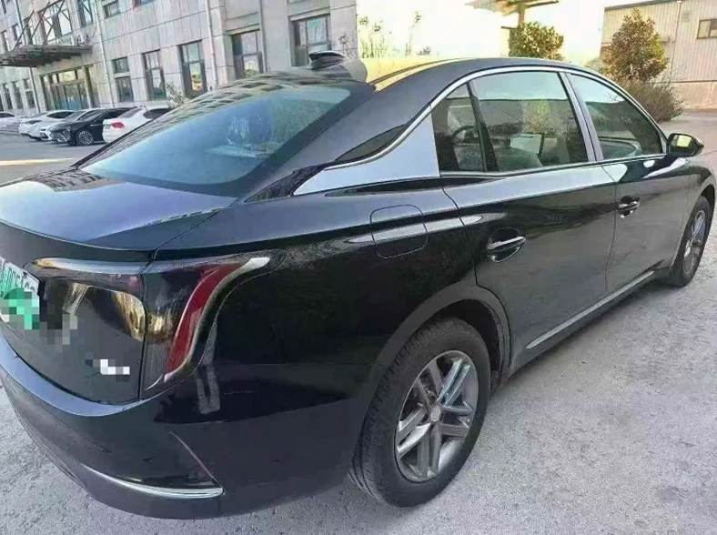 红旗E-QM5 内饰前排