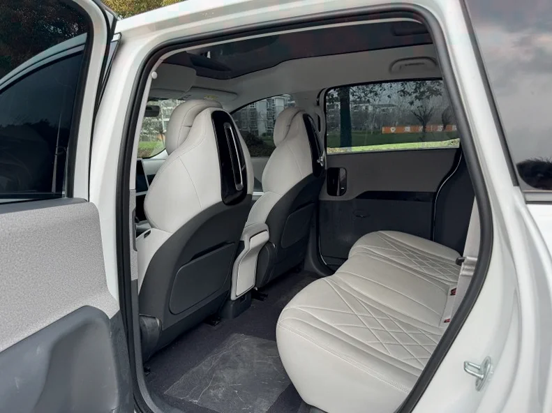 极狐汽车考拉 内饰前排