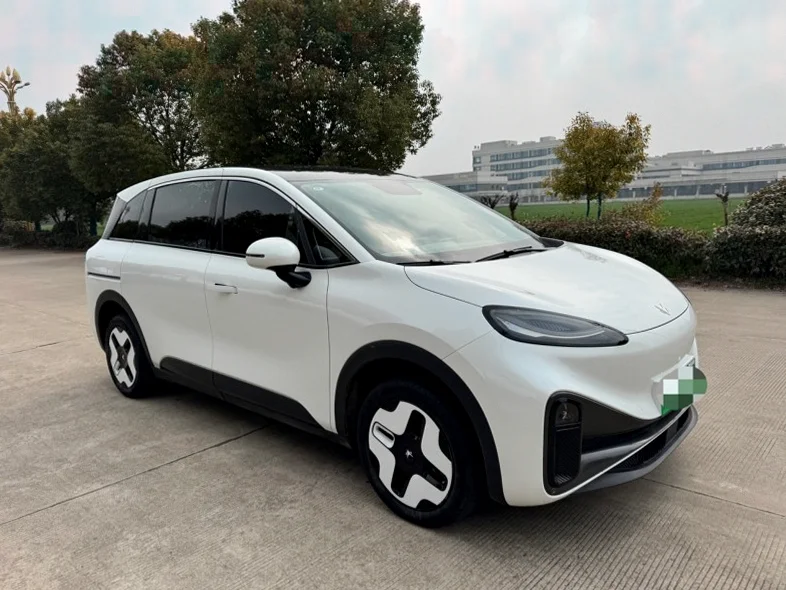 极狐汽车考拉 正面外观三