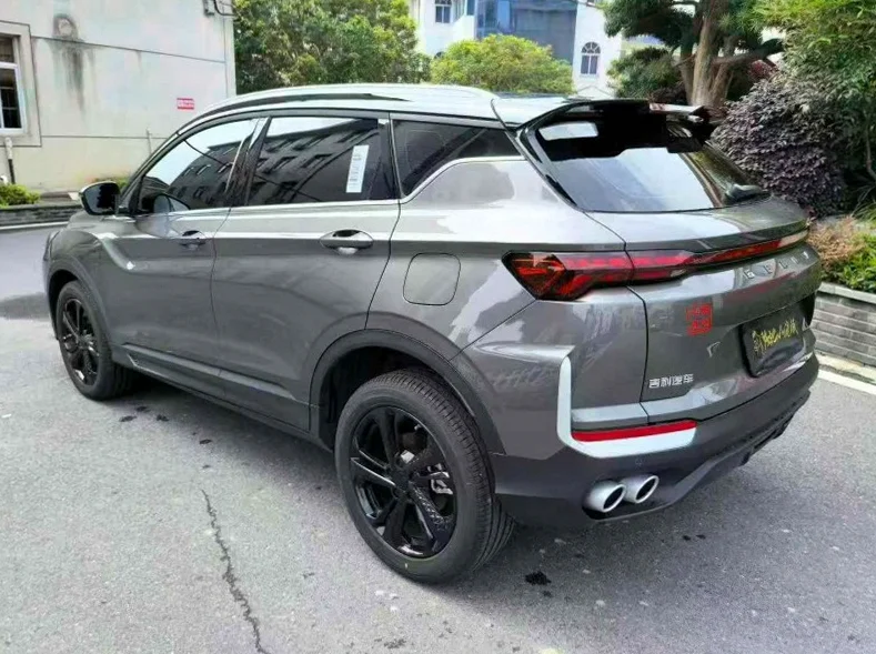 吉利缤瑞 内饰后排