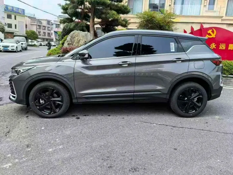 吉利缤瑞 内饰前排